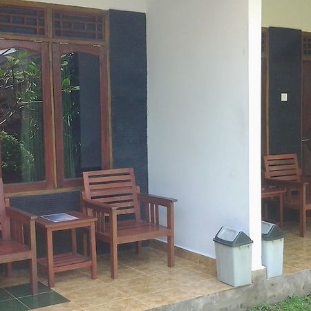 Family Garden Homestay Mangsit Exterior photo
