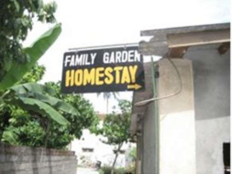 Family Garden Homestay Mangsit Exterior photo