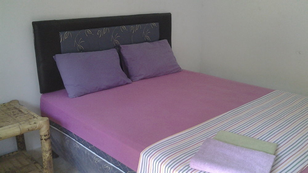 Family Garden Homestay Mangsit Exterior photo