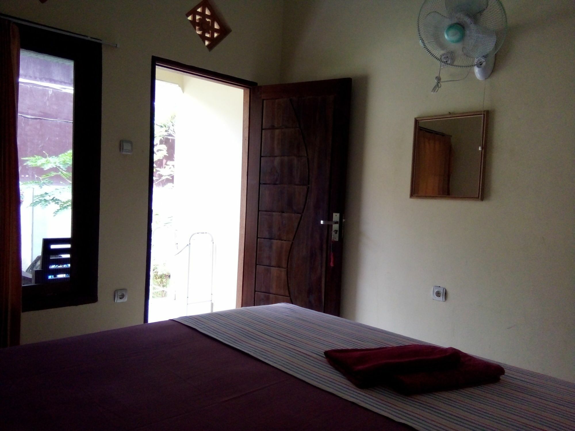 Family Garden Homestay Mangsit Exterior photo